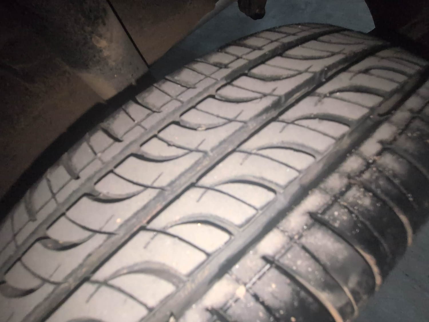 Used 2019 Renault Kwid RXT Opt Petrol Manual tyres LEFT REAR TYRE TREAD VIEW