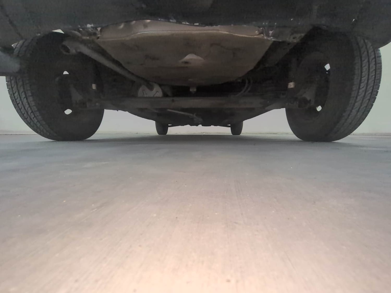 Used 2019 Renault Kwid RXT Opt Petrol Manual extra REAR UNDERBODY VIEW (TAKEN FROM REAR)