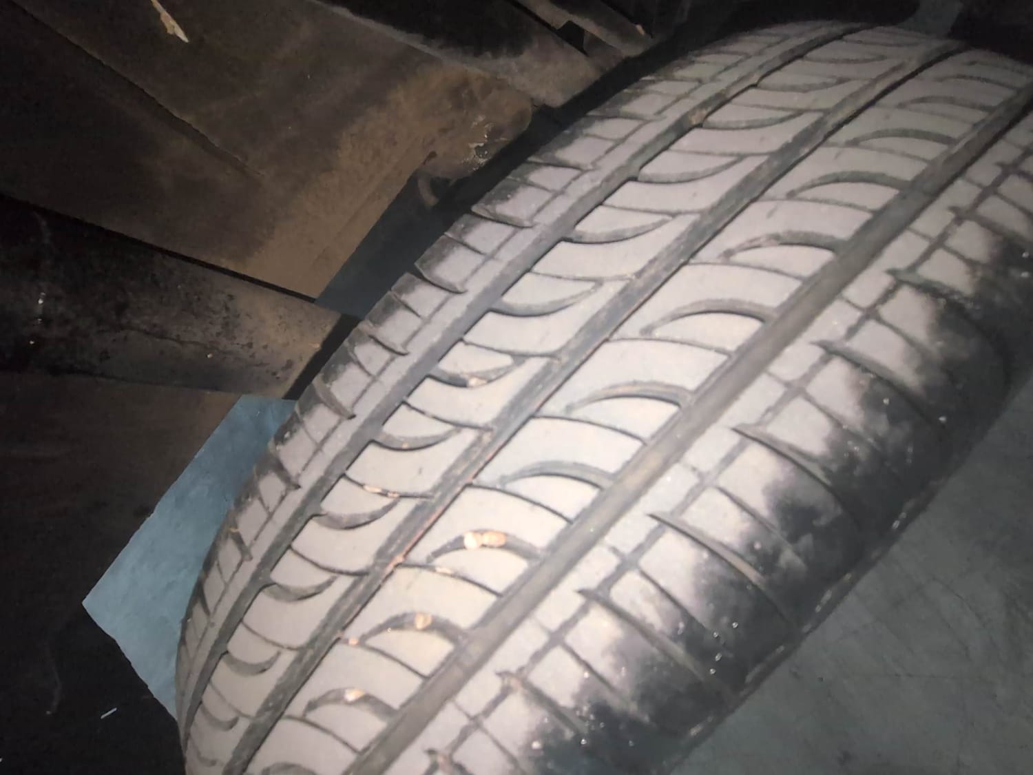 Used 2019 Renault Kwid RXT Opt Petrol Manual tyres RIGHT REAR TYRE TREAD VIEW