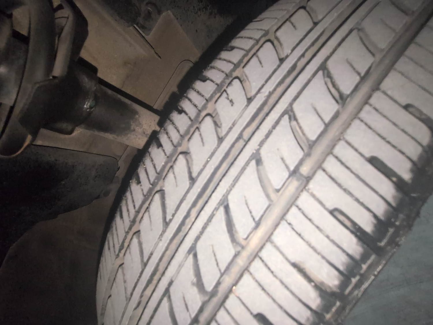 Used 2019 Renault Kwid RXT Opt Petrol Manual tyres RIGHT FRONT TYRE TREAD VIEW