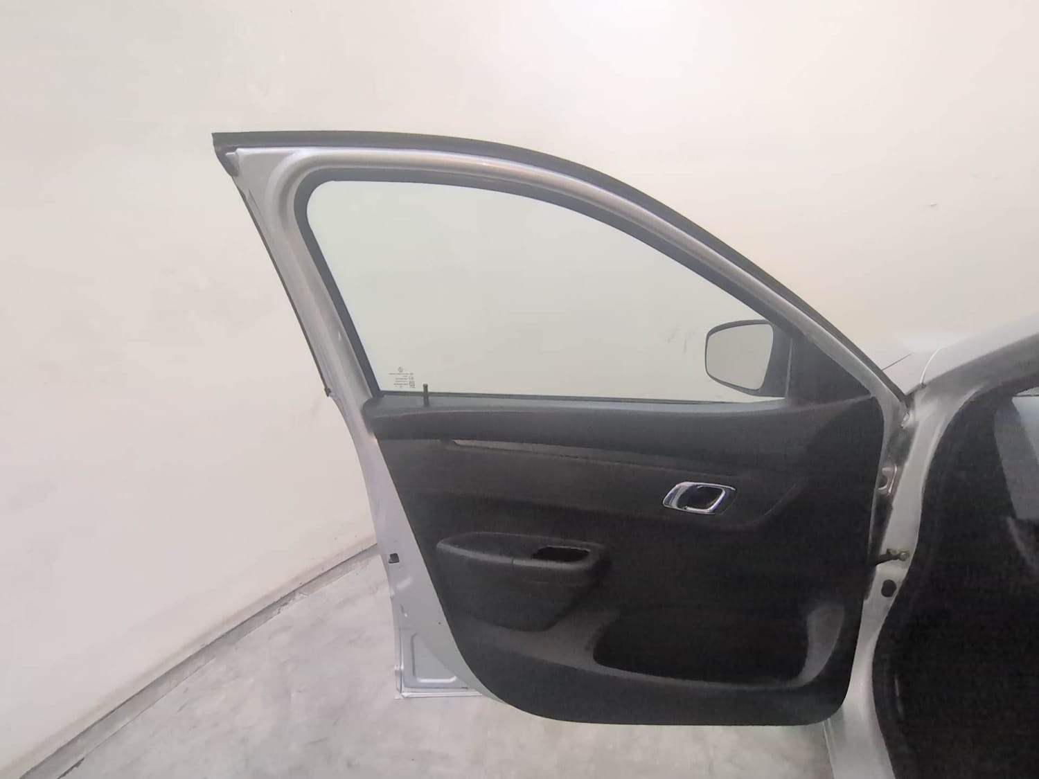 Used 2019 Renault Kwid RXT Opt Petrol Manual interior LEFT FRONT DOOR OPEN VIEW