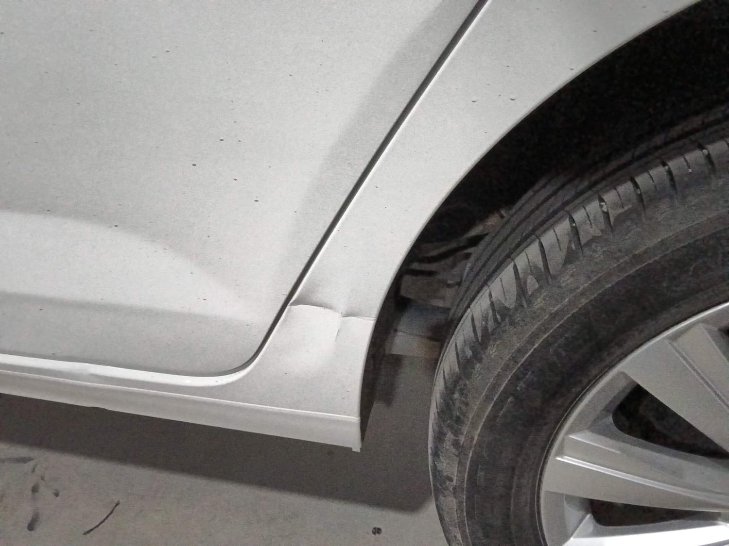 Used 2023 Volkswagen Virtus Highline 1.0 TSI MT Petrol Manual dents MINOR DENT