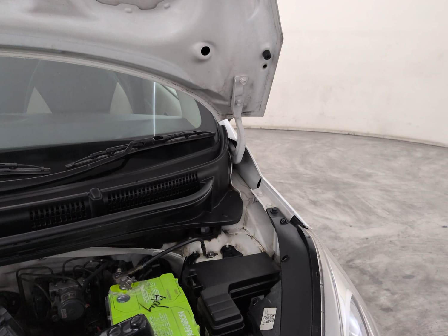 Used 2022 Hyundai Santro Sportz AMT Petrol Automatic engine ENGINE LEFT SIDE HINGE & APRON VIEW