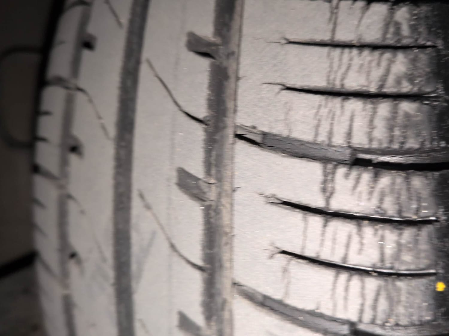 Used 2022 Hyundai Santro Sportz AMT Petrol Automatic tyres RIGHT FRONT TYRE TREAD VIEW