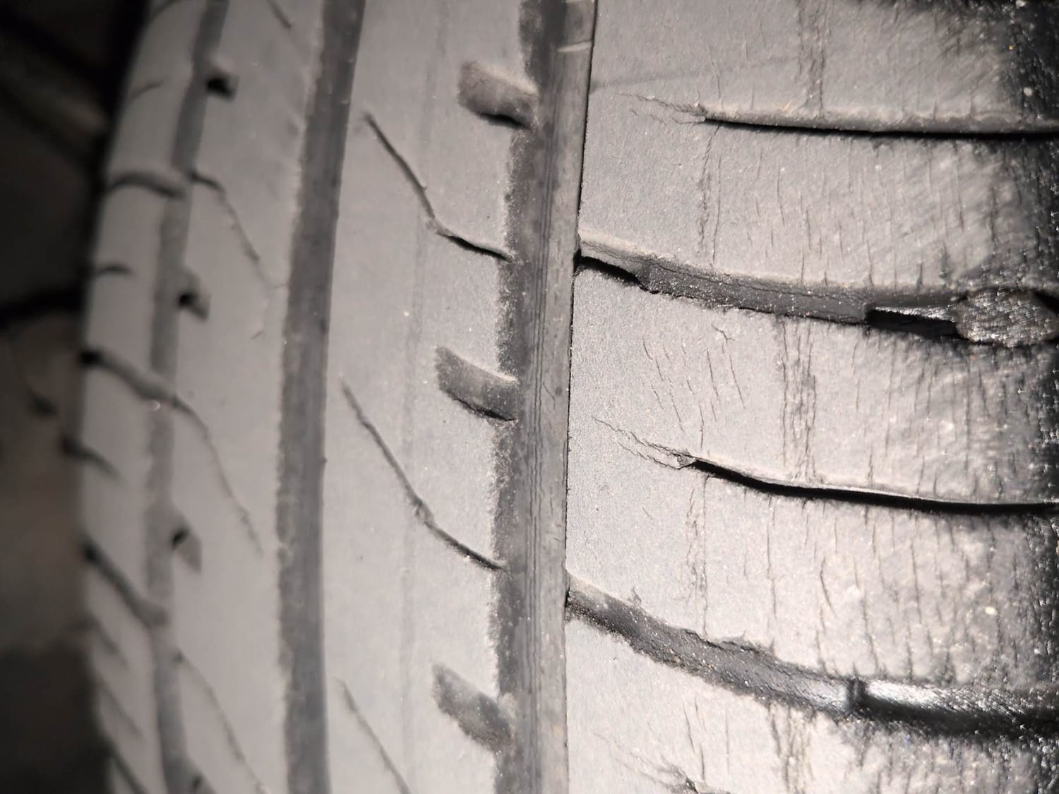 Used 2022 Hyundai Santro Sportz AMT Petrol Automatic tyres LEFT FRONT TYRE TREAD VIEW