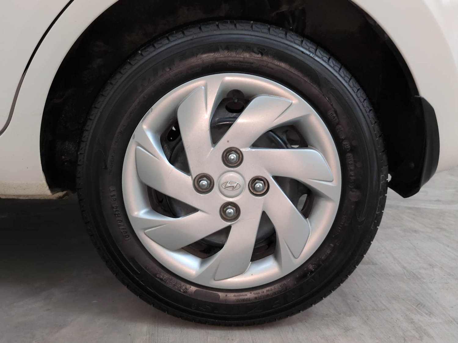 Used 2022 Hyundai Santro Sportz AMT Petrol Automatic tyres LEFT REAR TYRE RIM VIEW