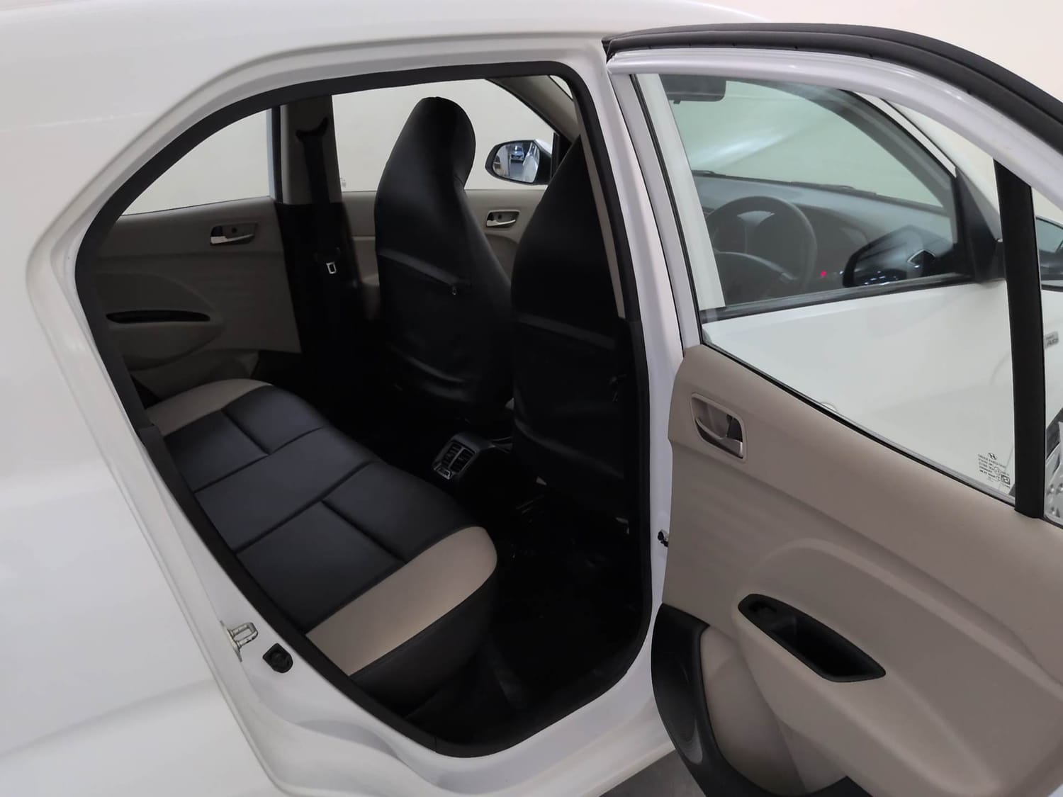Used 2022 Hyundai Santro Sportz AMT Petrol Automatic interior RIGHT SIDE REAR DOOR CABIN VIEW