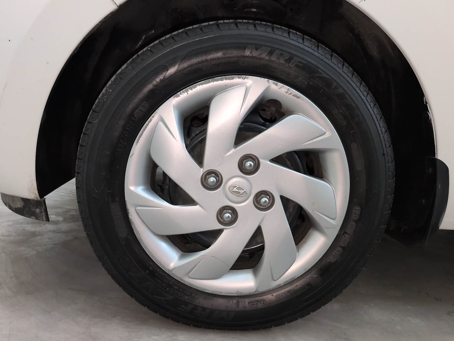 Used 2022 Hyundai Santro Sportz AMT Petrol Automatic tyres LEFT FRONT TYRE RIM VIEW
