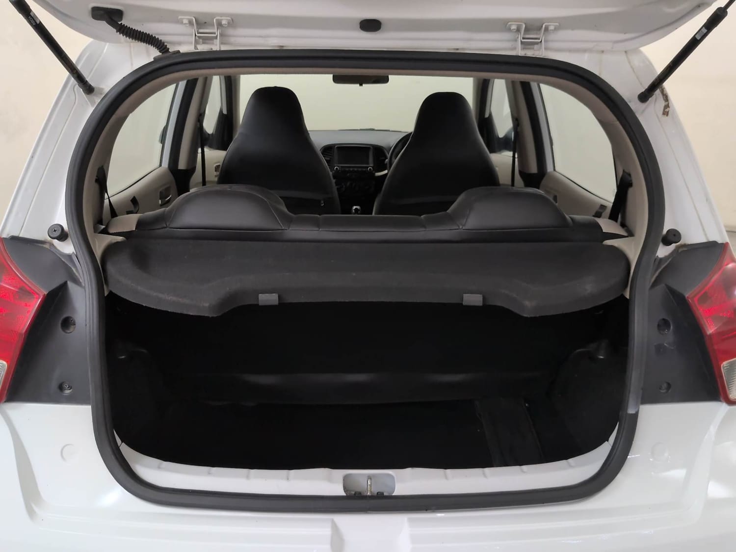 Used 2022 Hyundai Santro Sportz AMT Petrol Automatic interior DICKY INSIDE VIEW