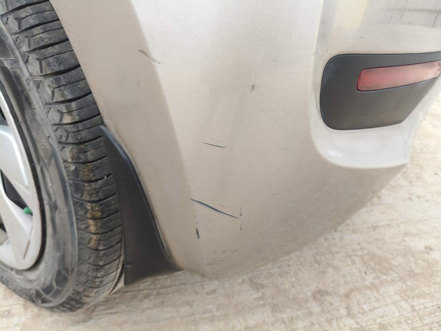 Used 2020 Hyundai Santro Sportz AMT Petrol Automatic dents MINOR SCRATCH