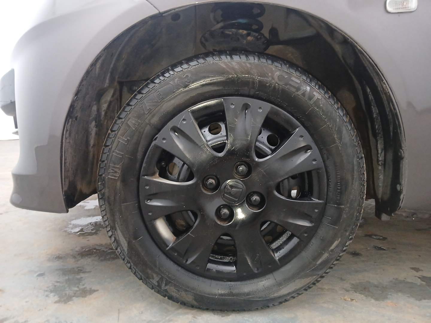 Used 2016 Honda Brio S MT Petrol Manual tyres LEFT FRONT TYRE RIM VIEW