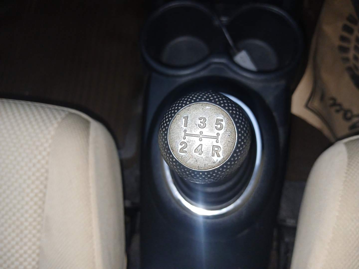 Used 2016 Honda Brio S MT Petrol Manual interior GEAR  KNOB VIEW