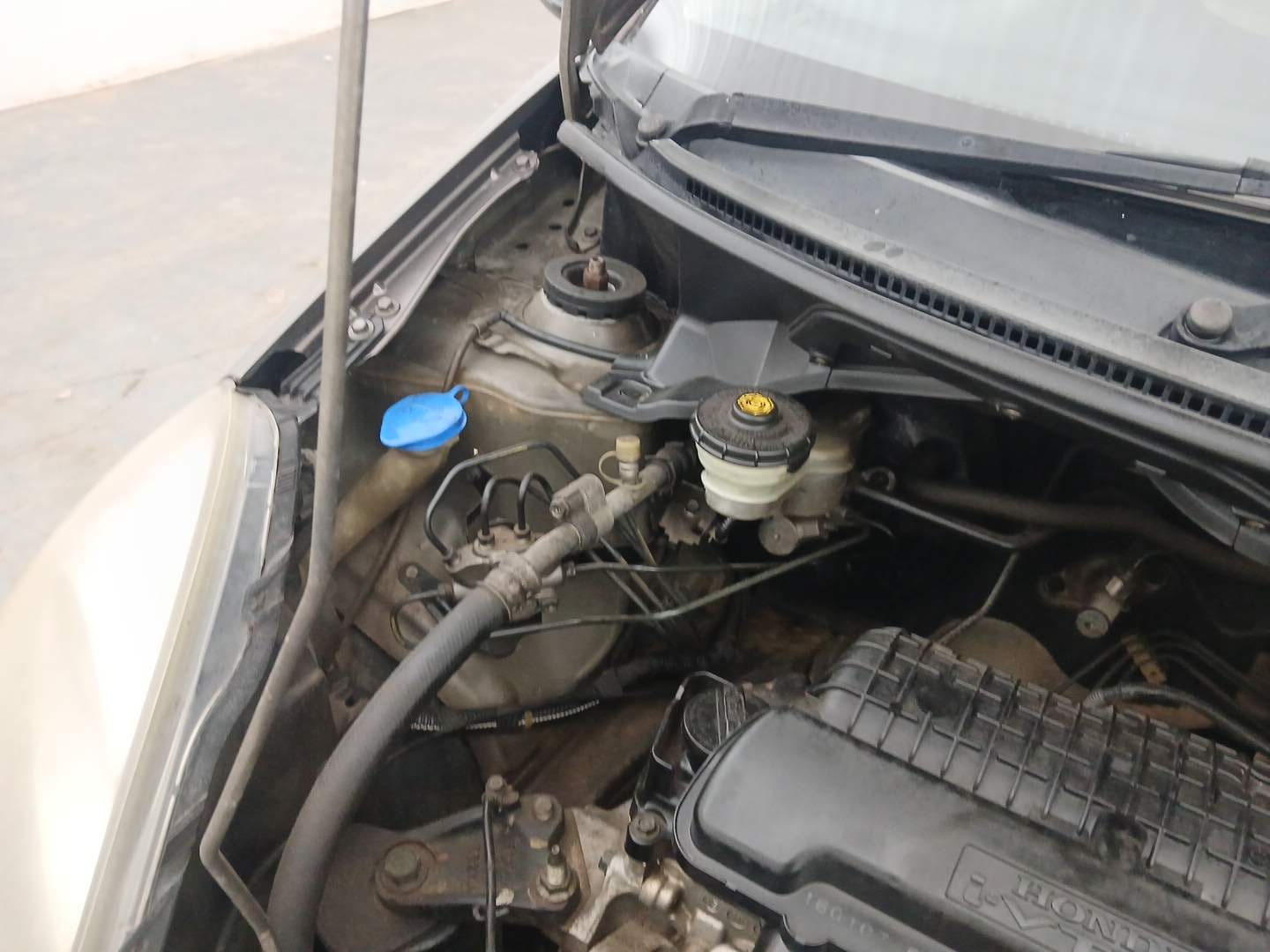 Used 2016 Honda Brio S MT Petrol Manual engine ENGINE RIGHT SIDE HINGE & APRON VIEW