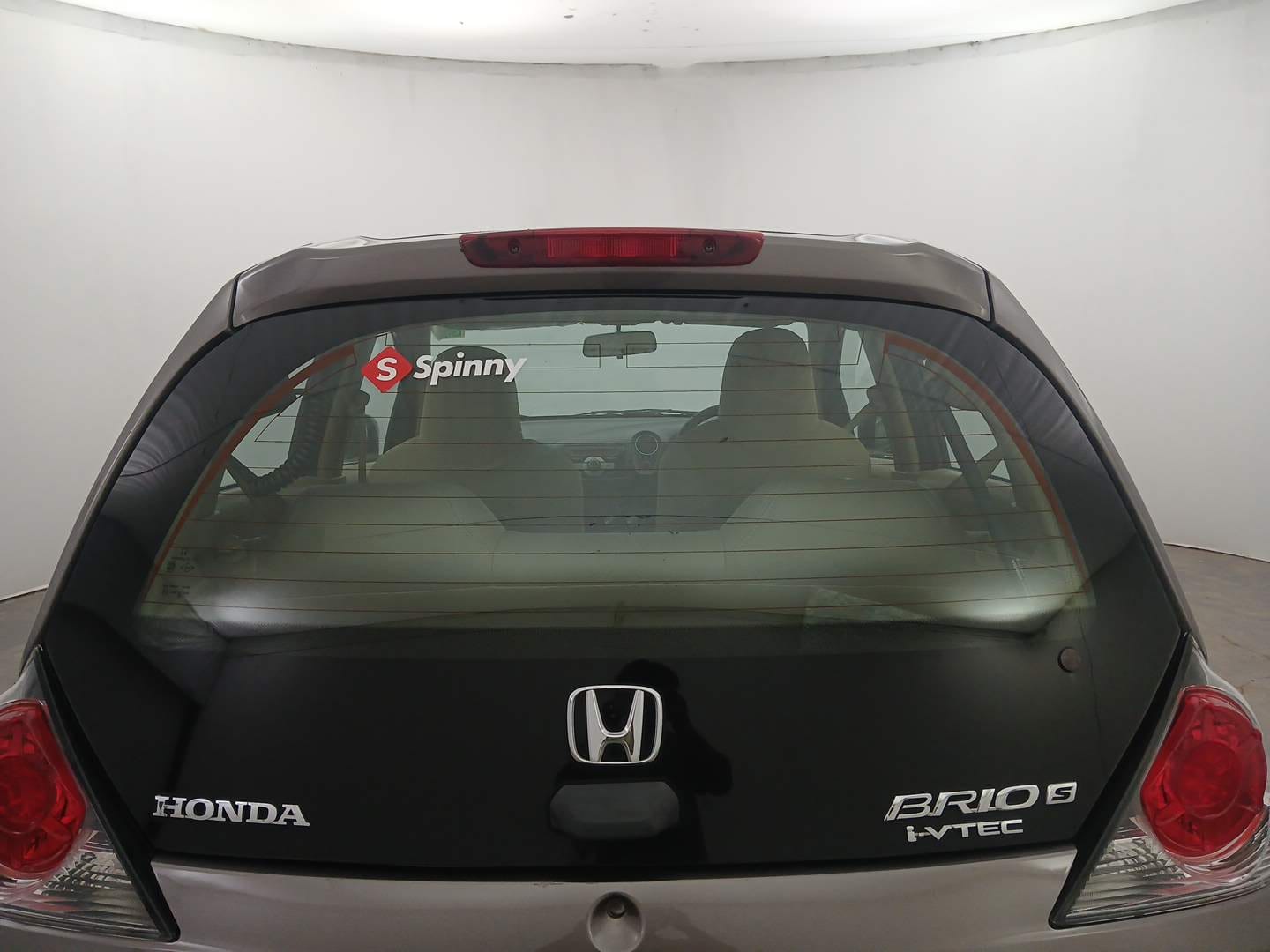Used 2016 Honda Brio S MT Petrol Manual exterior BACK WINDSHIELD VIEW