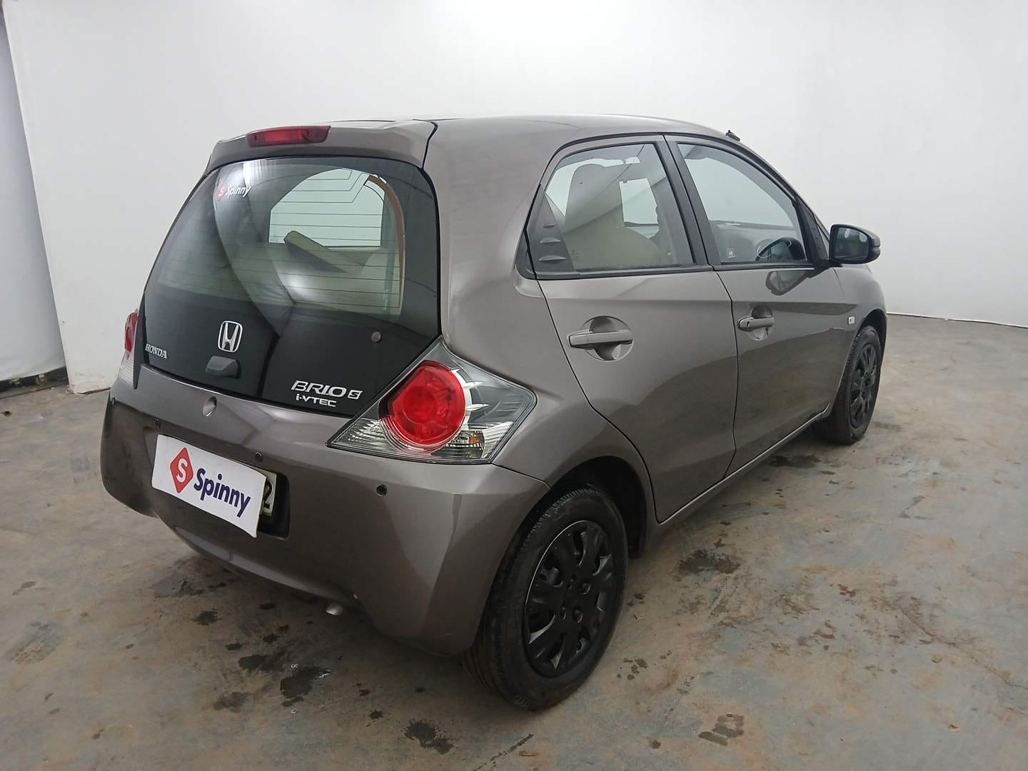 Used 2016 Honda Brio S MT Petrol Manual exterior RIGHT REAR CORNER VIEW