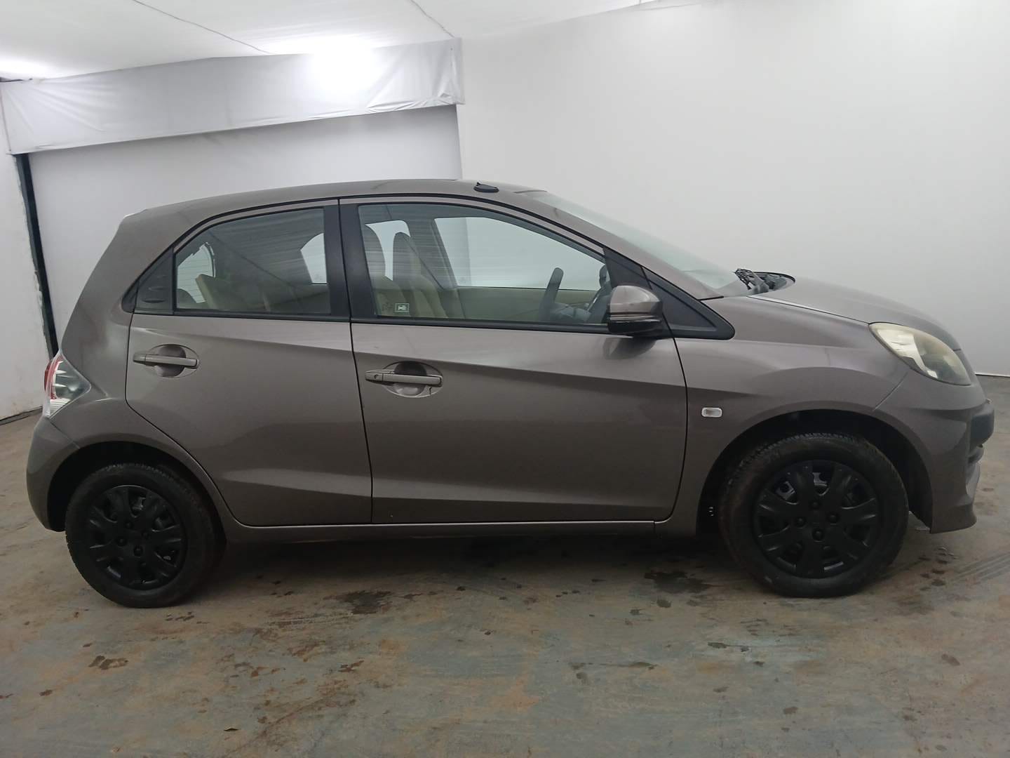 Used 2016 Honda Brio S MT Petrol Manual exterior RIGHT SIDE VIEW
