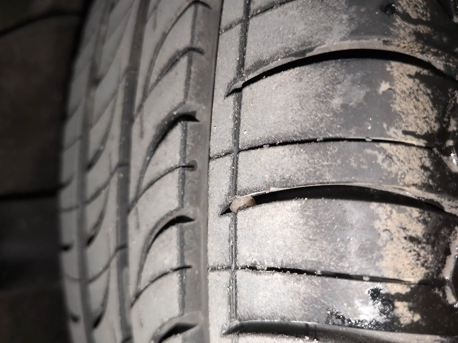 Used 2023 Hyundai Grand i10 Nios Sportz 1.2 Kappa VTVT Petrol Manual tyres RIGHT REAR TYRE TREAD VIEW