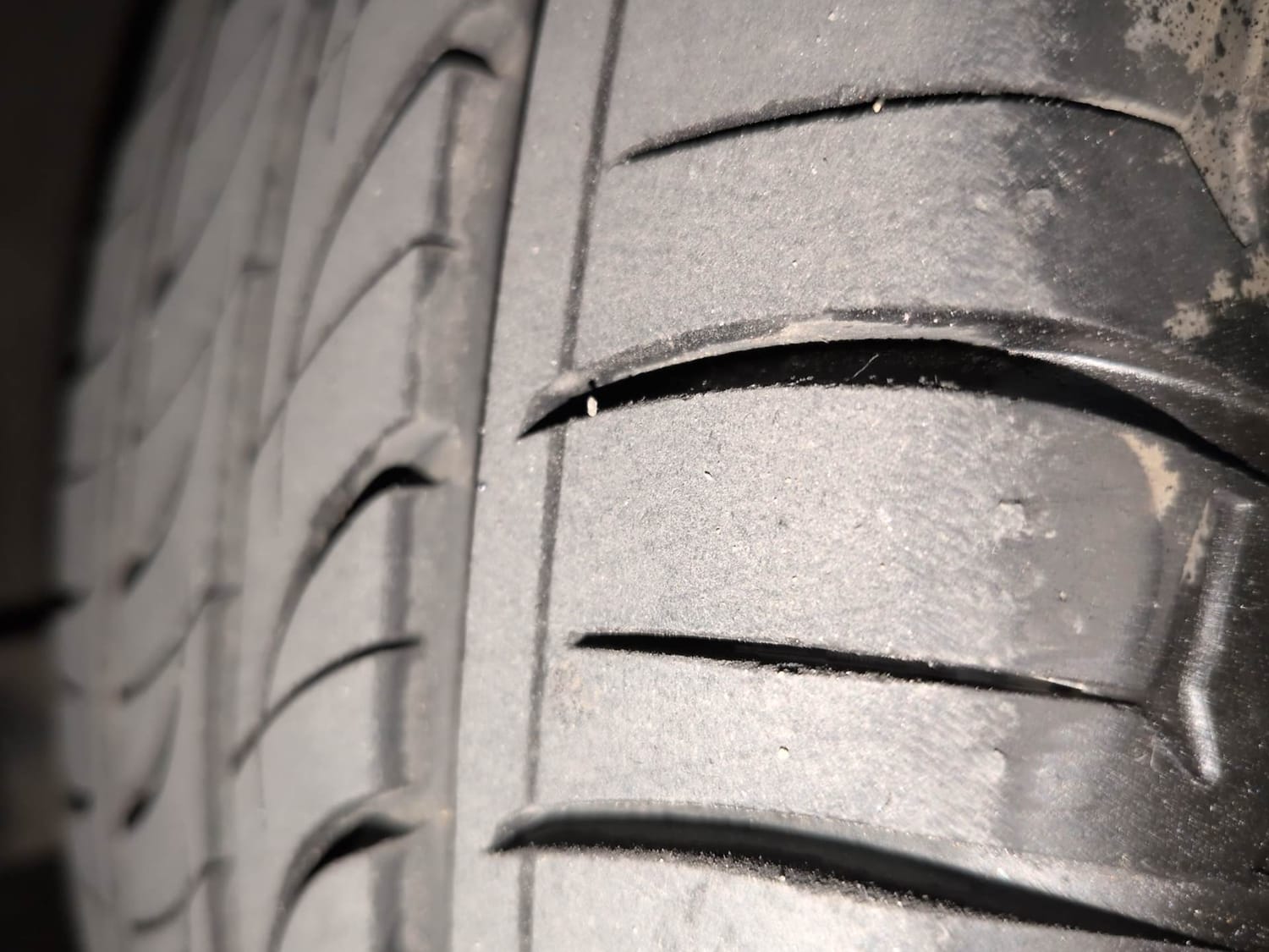 Used 2023 Hyundai Grand i10 Nios Sportz 1.2 Kappa VTVT Petrol Manual tyres RIGHT FRONT TYRE TREAD VIEW
