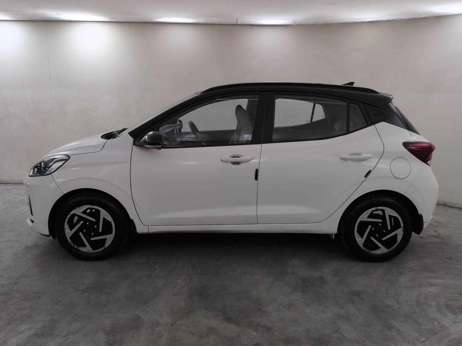 Used 2023 Hyundai Grand i10 Nios Sportz 1.2 Kappa VTVT Petrol Manual exterior LEFT SIDE VIEW