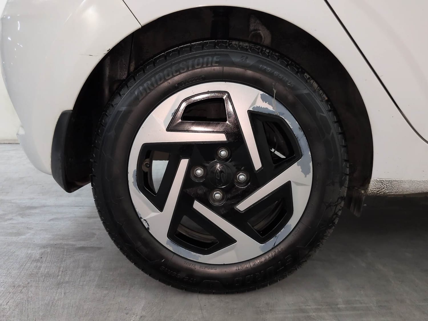 Used 2023 Hyundai Grand i10 Nios Sportz 1.2 Kappa VTVT Petrol Manual tyres RIGHT REAR TYRE RIM VIEW