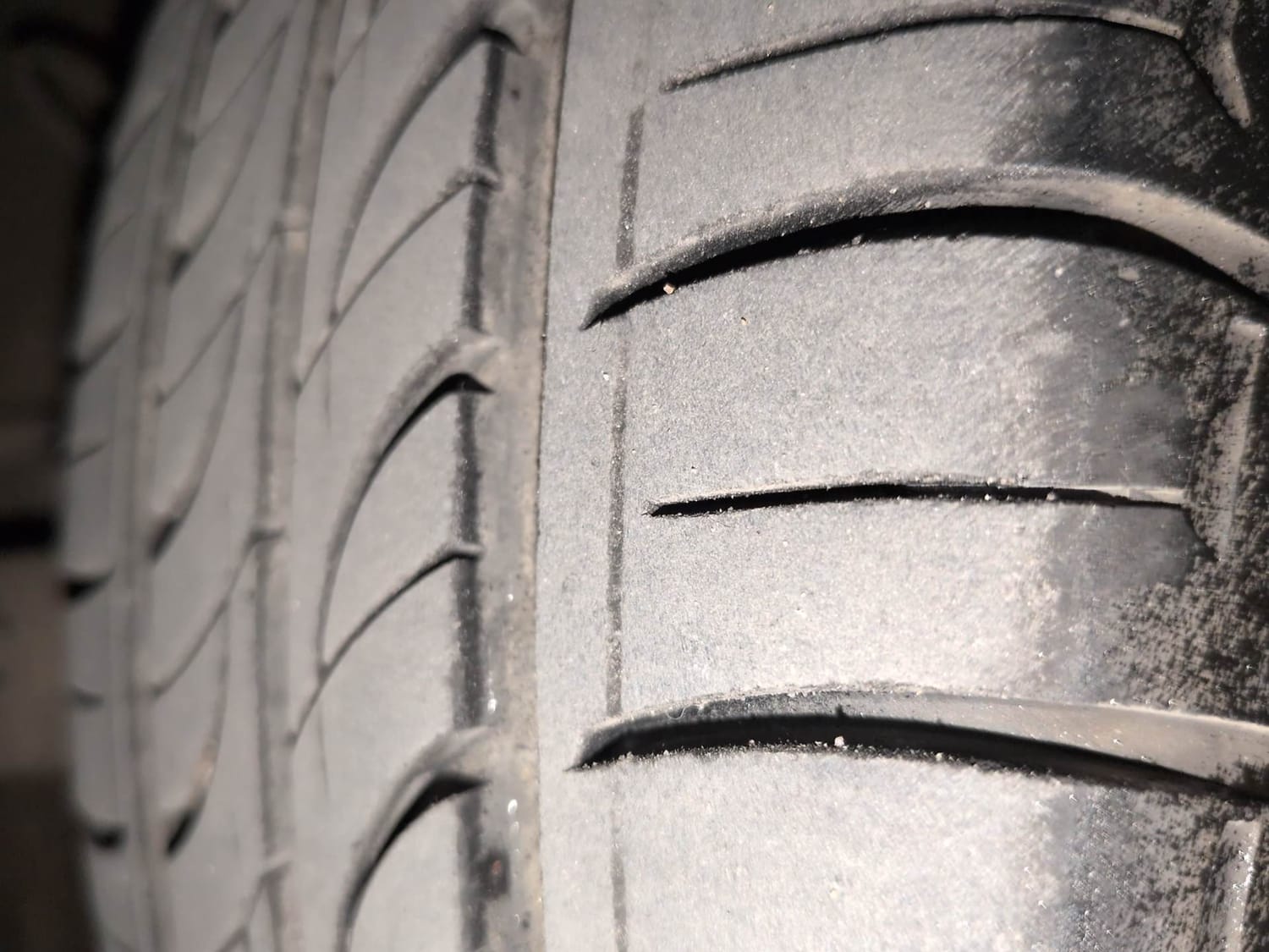 Used 2023 Hyundai Grand i10 Nios Sportz 1.2 Kappa VTVT Petrol Manual tyres LEFT FRONT TYRE TREAD VIEW