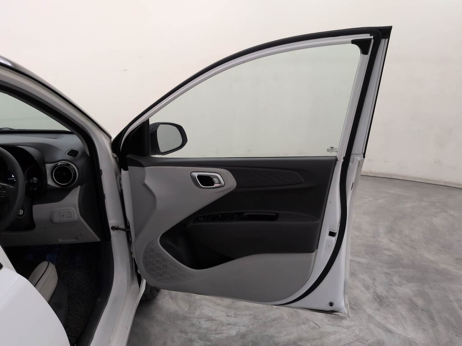 Used 2023 Hyundai Grand i10 Nios Sportz 1.2 Kappa VTVT Petrol Manual interior RIGHT FRONT DOOR OPEN VIEW