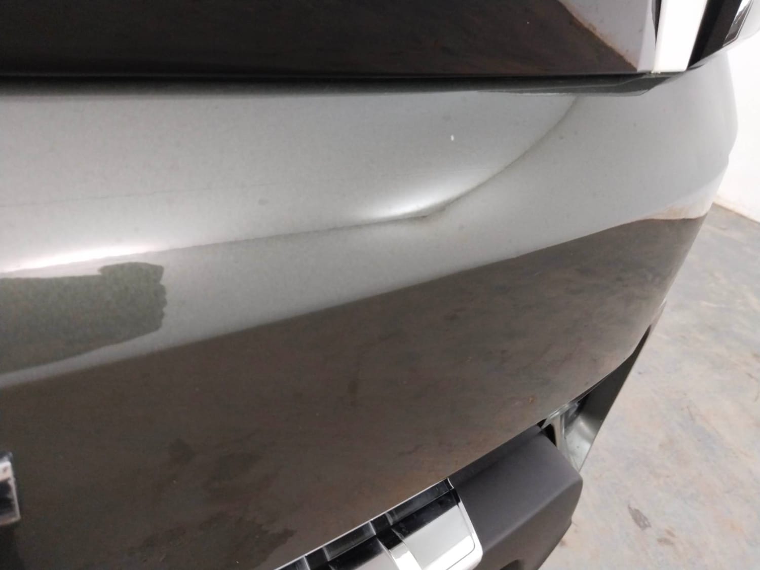 Used 2023 Tata Nexon XMA Petrol Automatic dents MINOR SCRATCH