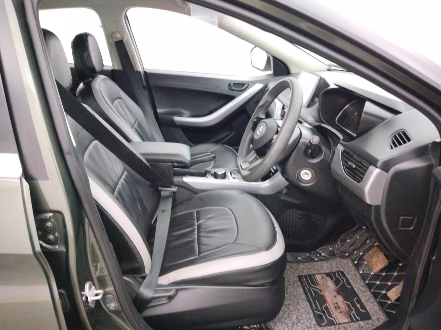 Used 2023 Tata Nexon XMA Petrol Automatic interior RIGHT SIDE FRONT DOOR CABIN VIEW