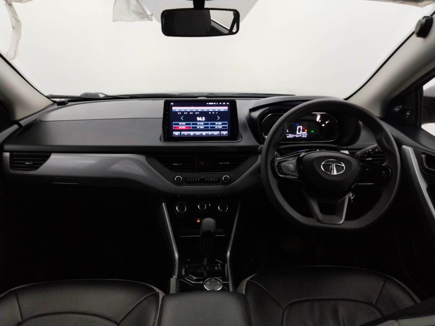 Used 2023 Tata Nexon XMA Petrol Automatic interior DASHBOARD VIEW