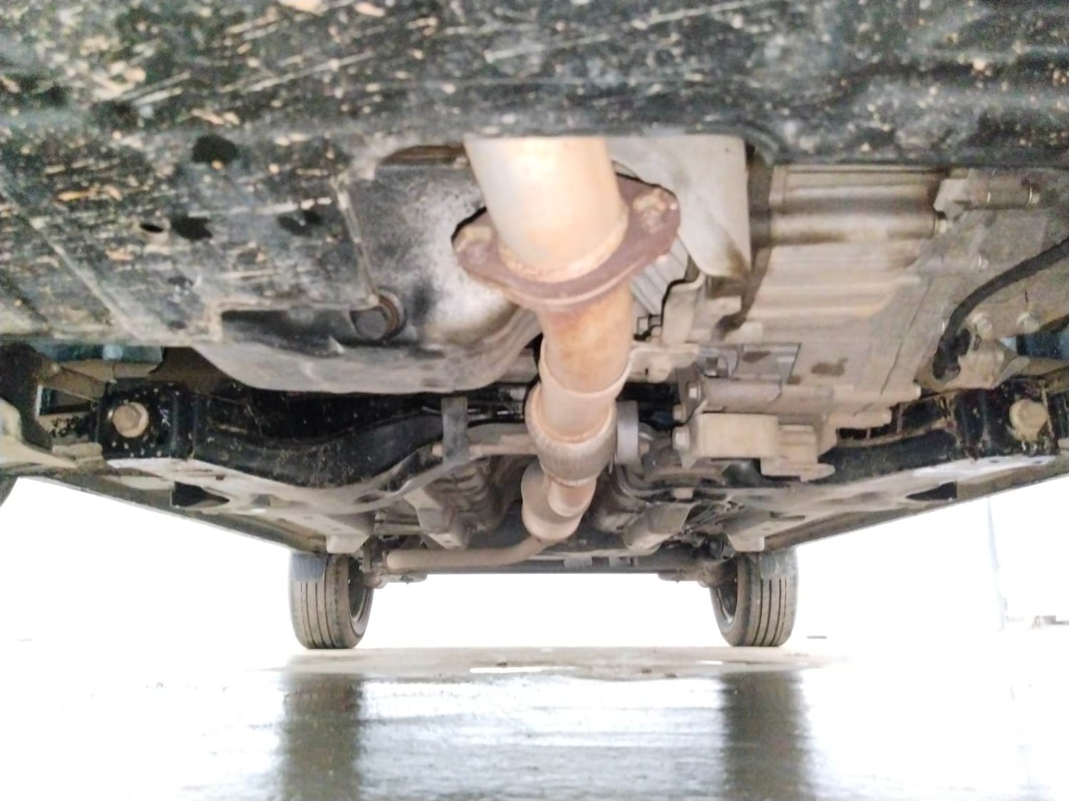 Used 2023 Tata Nexon XMA Petrol Automatic extra FRONT LEFT UNDERBODY VIEW