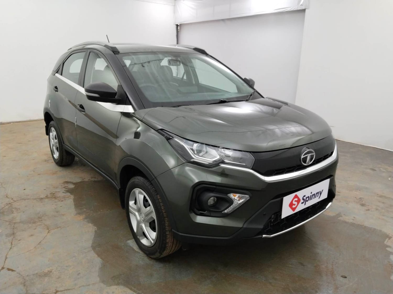 Used 2023 Tata Nexon XMA Petrol Automatic exterior RIGHT FRONT CORNER VIEW