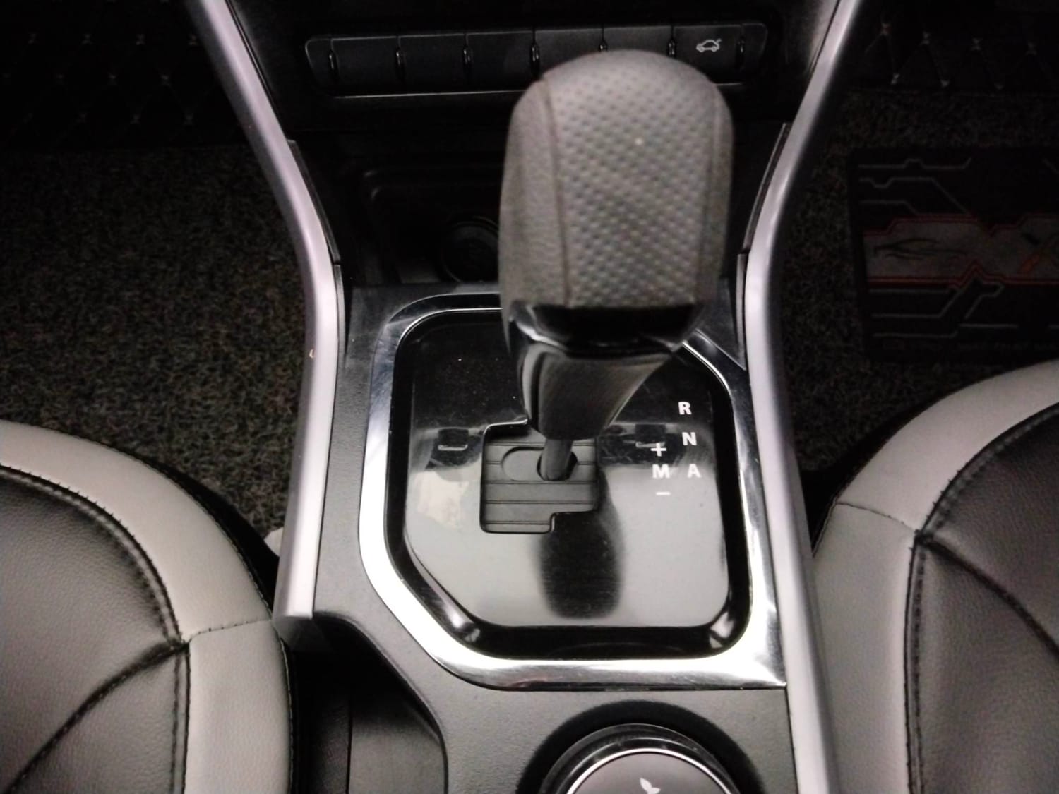 Used 2023 Tata Nexon XMA Petrol Automatic interior GEAR  KNOB VIEW
