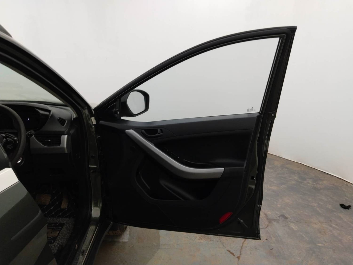 Used 2023 Tata Nexon XMA Petrol Automatic interior RIGHT FRONT DOOR OPEN VIEW