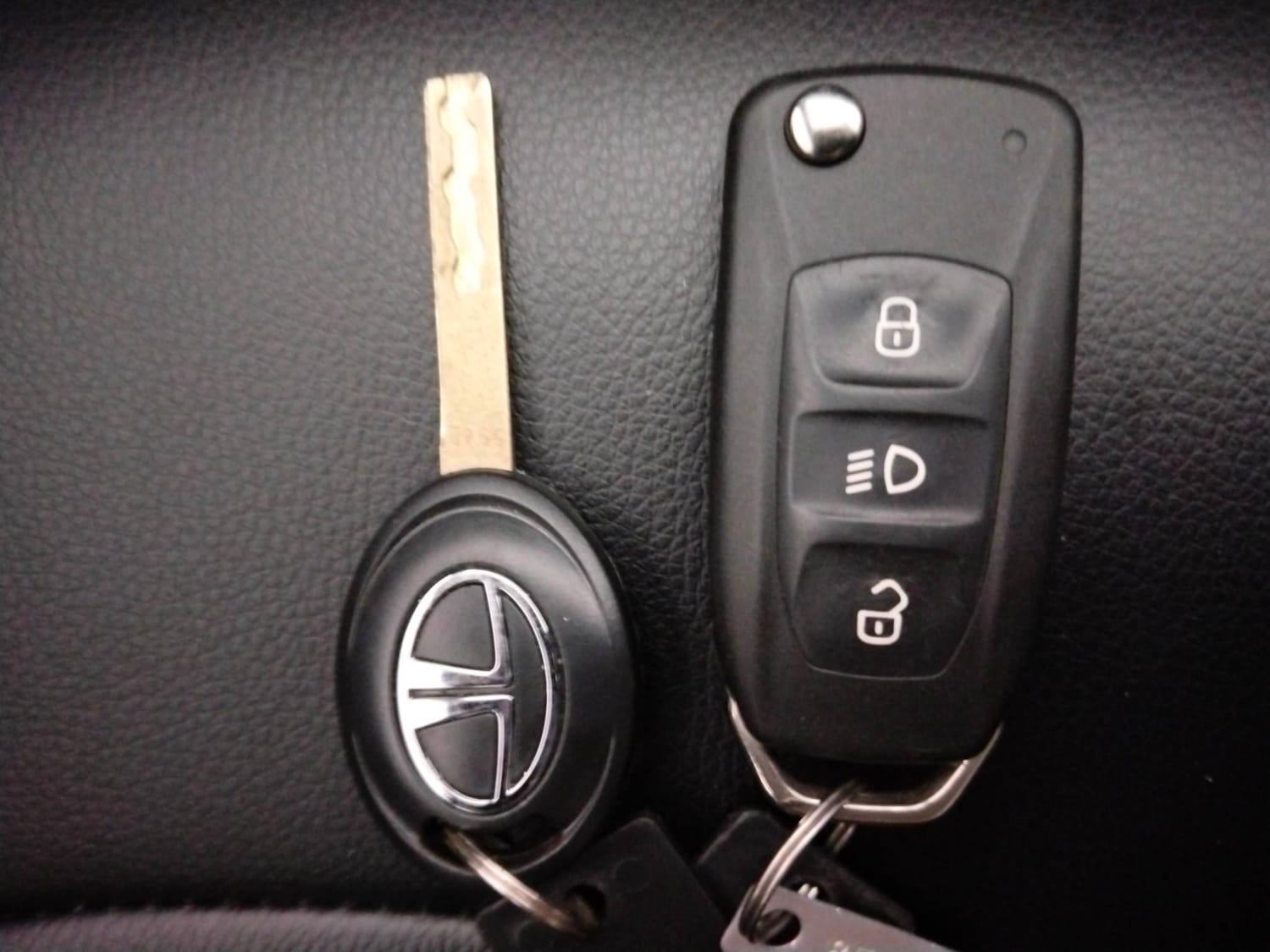 Used 2023 Tata Nexon XMA Petrol Automatic extra CAR KEY VIEW