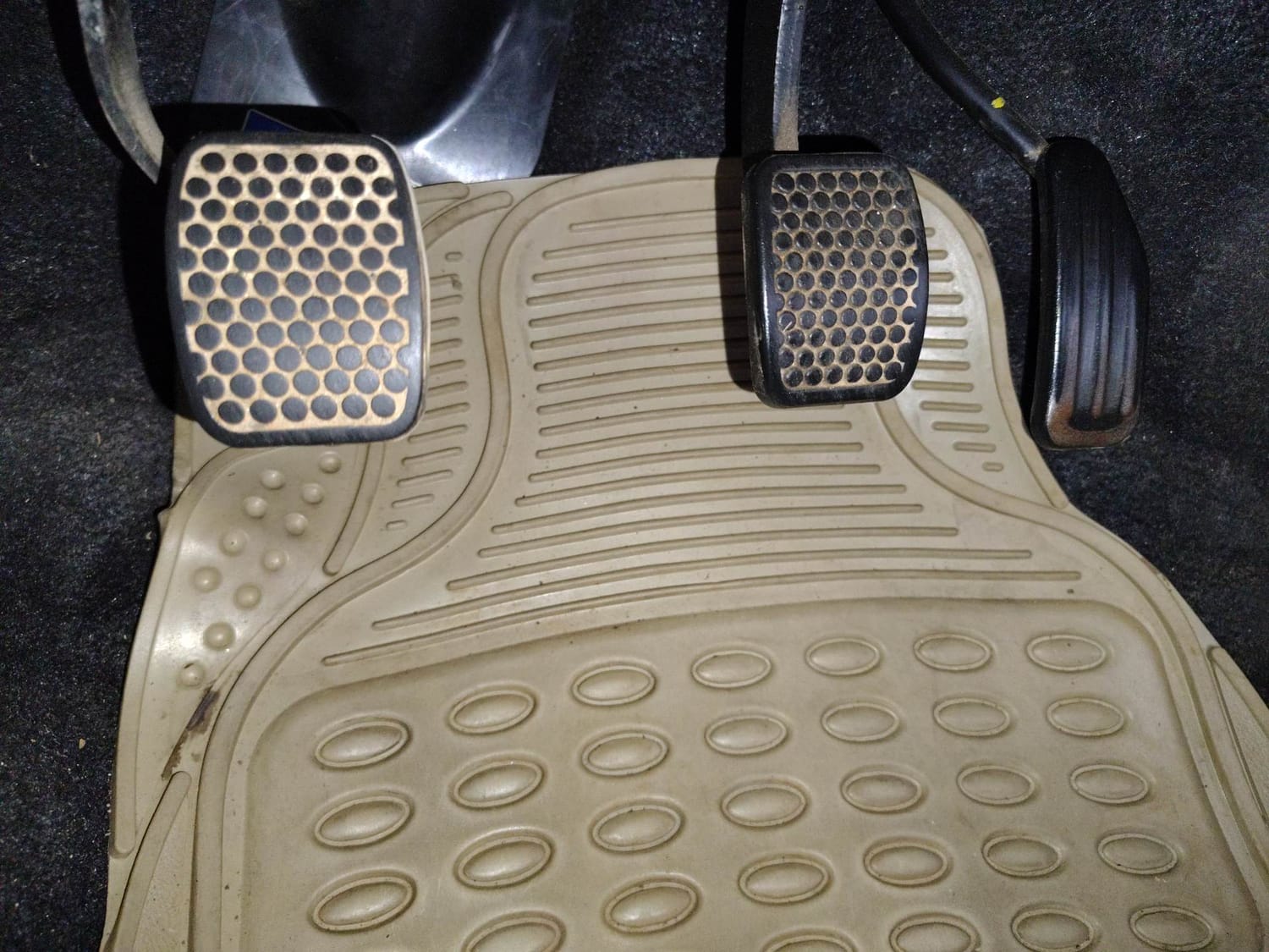 Used 2015 Maruti Suzuki Alto 800 Lxi Petrol Manual interior PEDALS VIEW