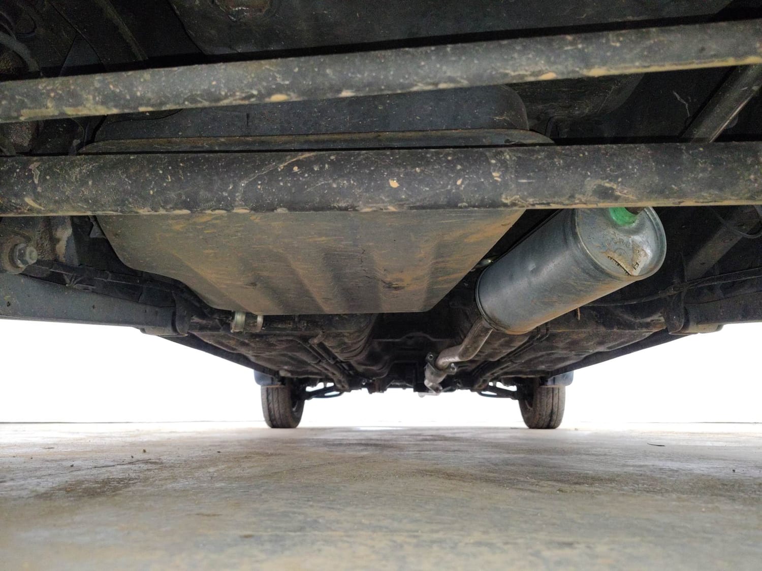 Used 2015 Maruti Suzuki Alto 800 Lxi Petrol Manual extra REAR UNDERBODY VIEW (TAKEN FROM REAR)
