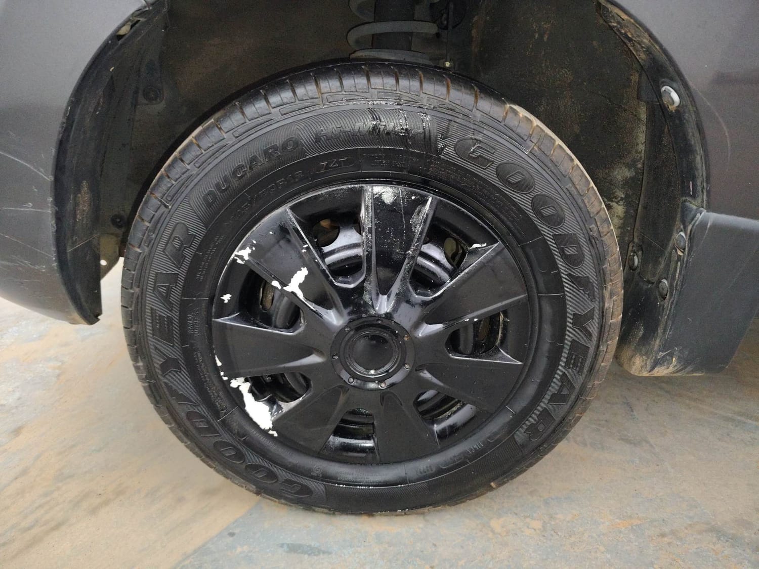 Used 2015 Maruti Suzuki Alto 800 Lxi Petrol Manual tyres LEFT FRONT TYRE RIM VIEW