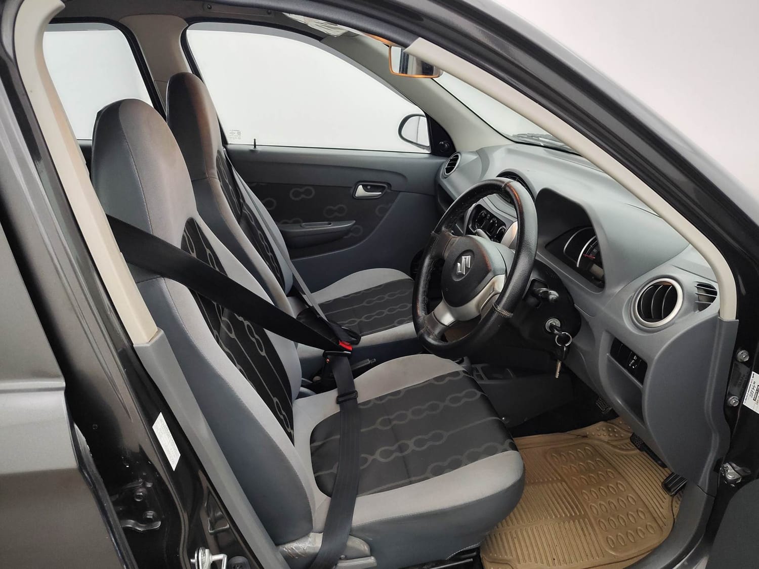Used 2015 Maruti Suzuki Alto 800 Lxi Petrol Manual interior RIGHT SIDE FRONT DOOR CABIN VIEW