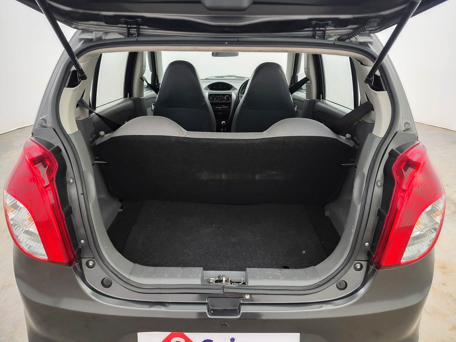 Used 2015 Maruti Suzuki Alto 800 Lxi Petrol Manual interior DICKY INSIDE VIEW
