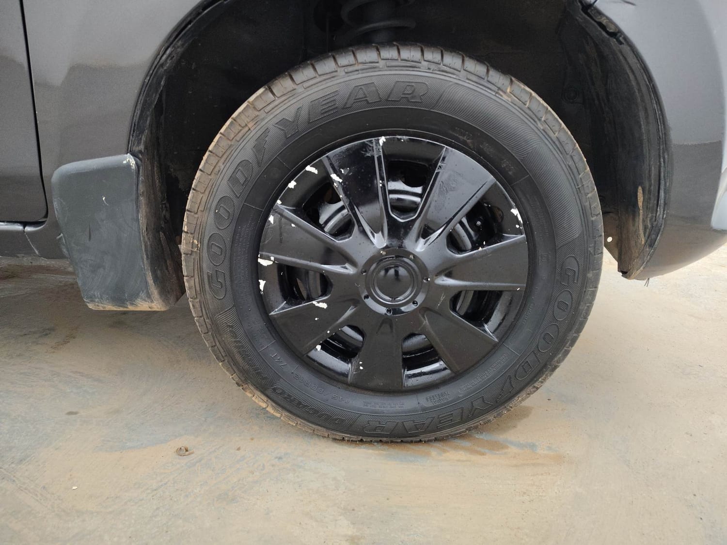 Used 2015 Maruti Suzuki Alto 800 Lxi Petrol Manual tyres RIGHT FRONT TYRE RIM VIEW