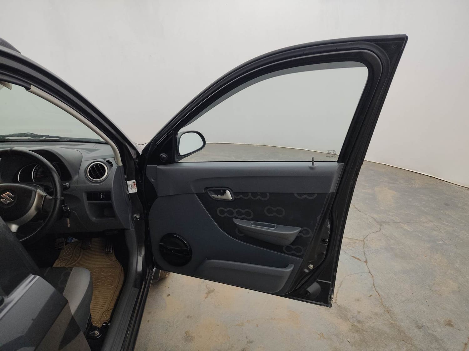 Used 2015 Maruti Suzuki Alto 800 Lxi Petrol Manual interior RIGHT FRONT DOOR OPEN VIEW