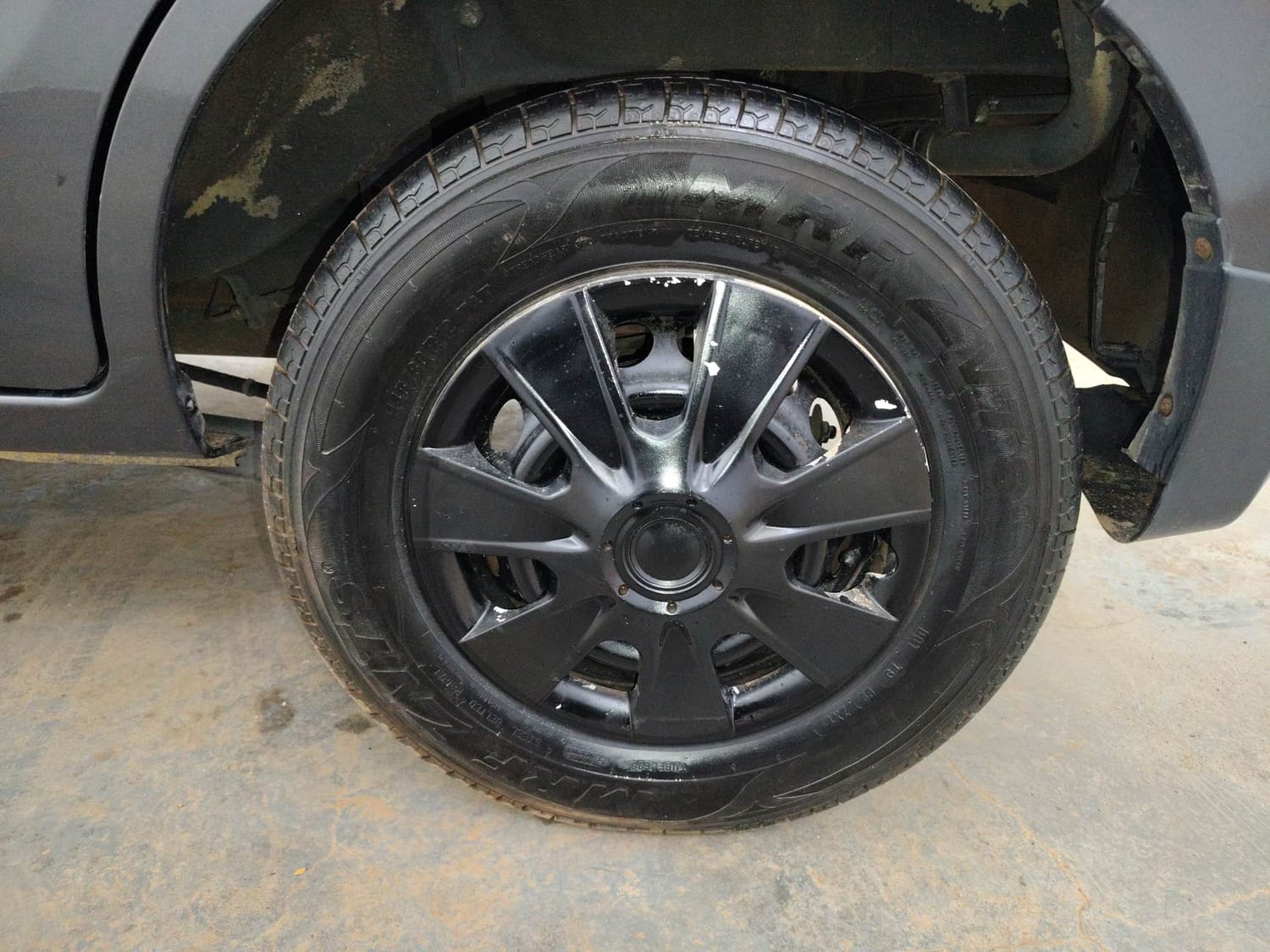 Used 2015 Maruti Suzuki Alto 800 Lxi Petrol Manual tyres LEFT REAR TYRE RIM VIEW