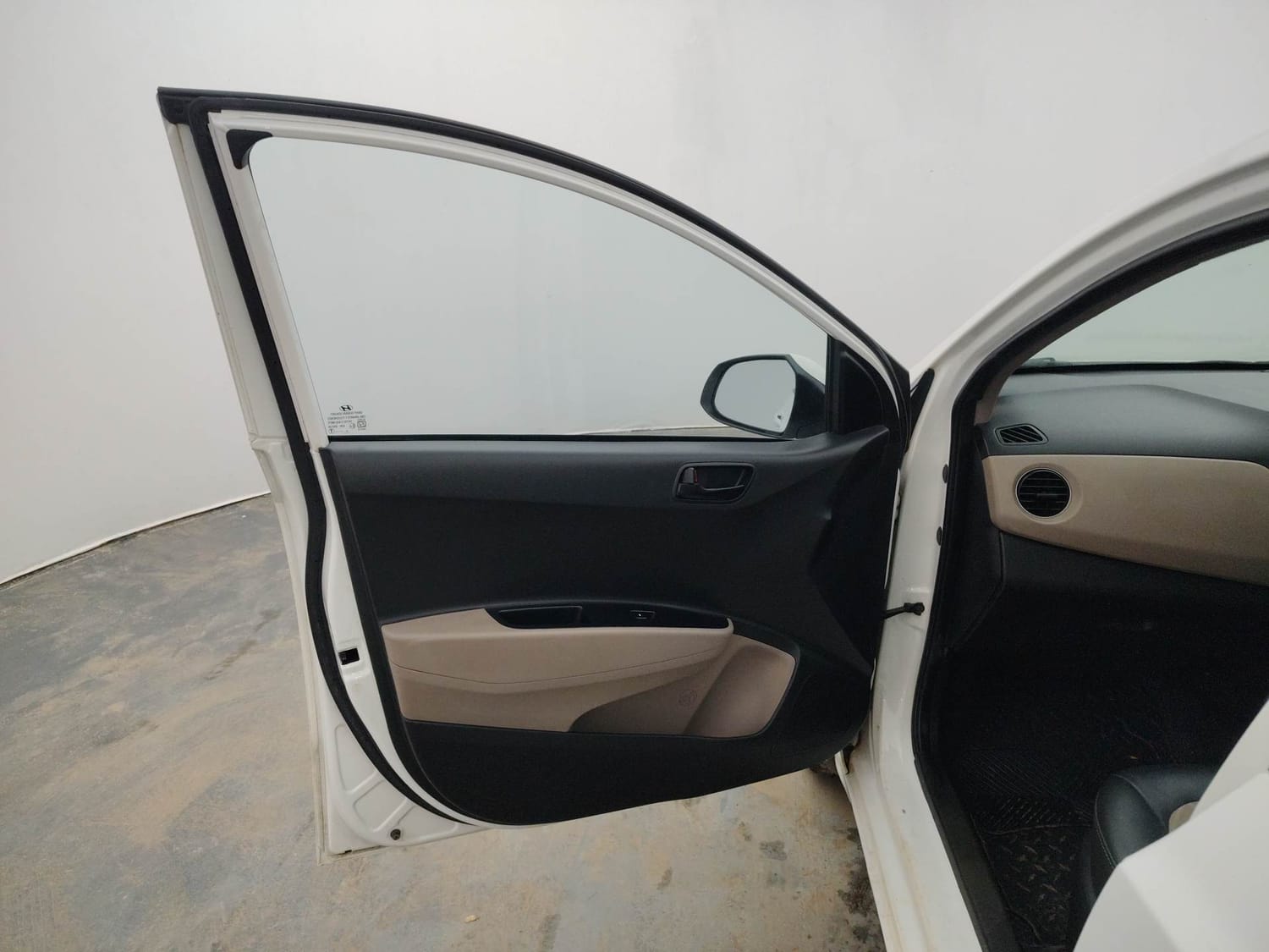 Used 2018 Hyundai Grand i10 Magna 1.2 Kappa VTVT Petrol Manual interior LEFT FRONT DOOR OPEN VIEW