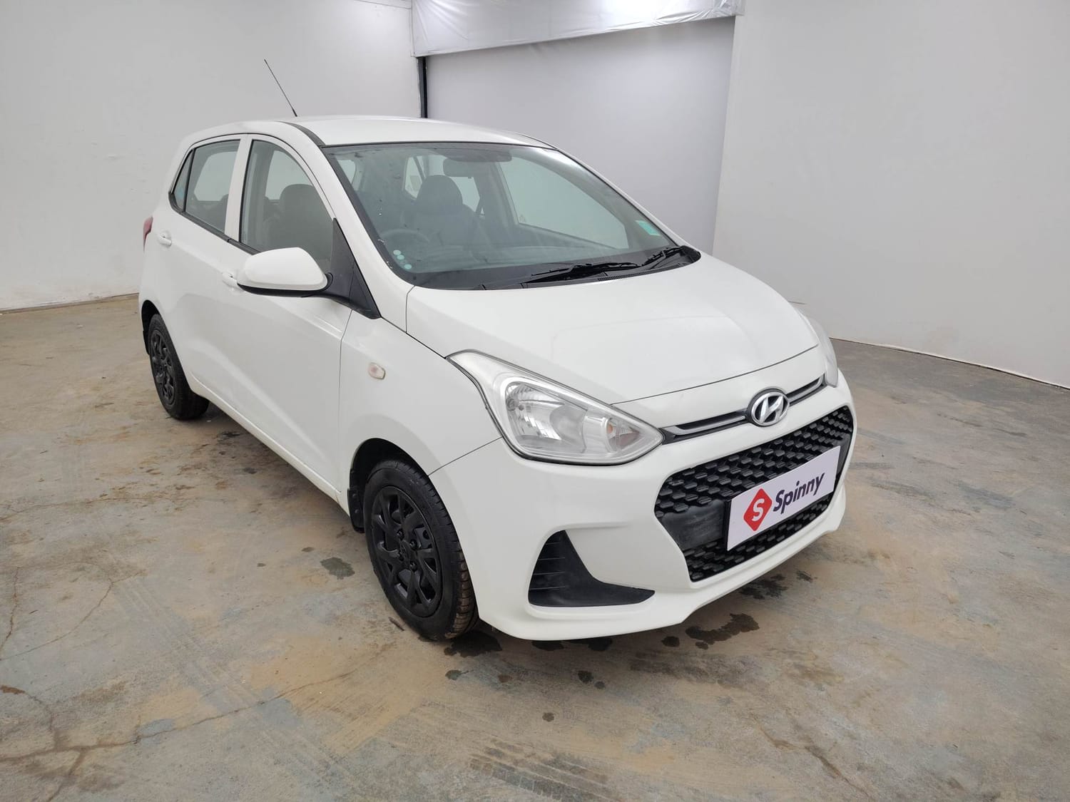 Used 2018 Hyundai Grand i10 Magna 1.2 Kappa VTVT Petrol Manual exterior RIGHT FRONT CORNER VIEW