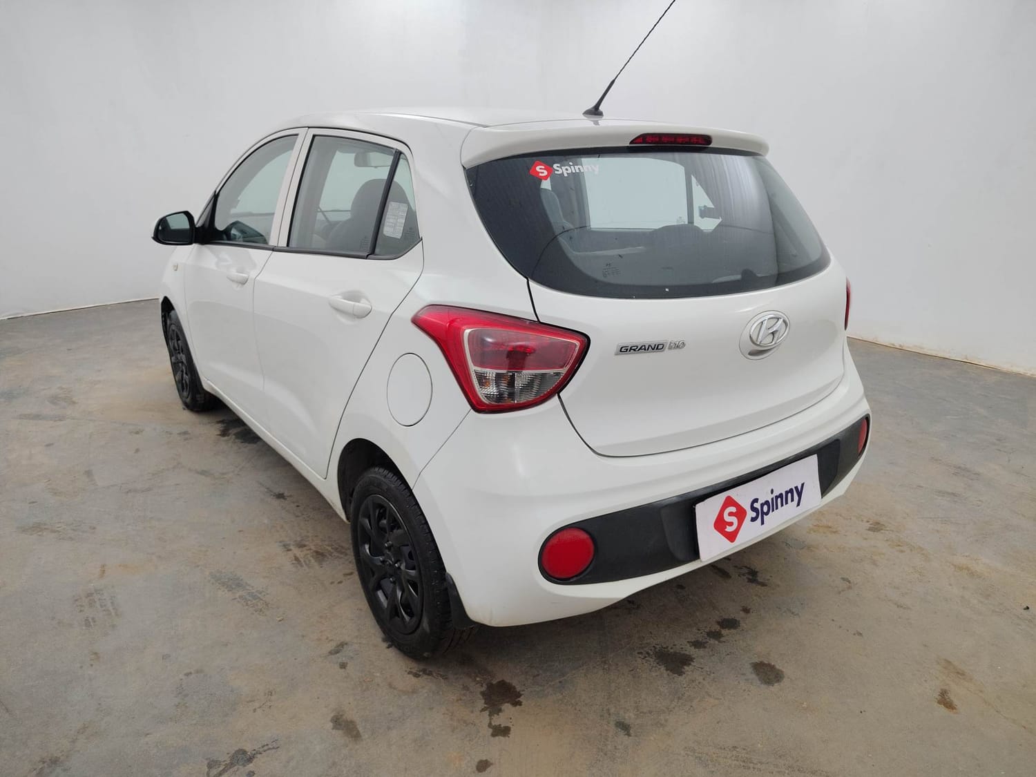Used 2018 Hyundai Grand i10 Magna 1.2 Kappa VTVT Petrol Manual exterior LEFT REAR CORNER VIEW