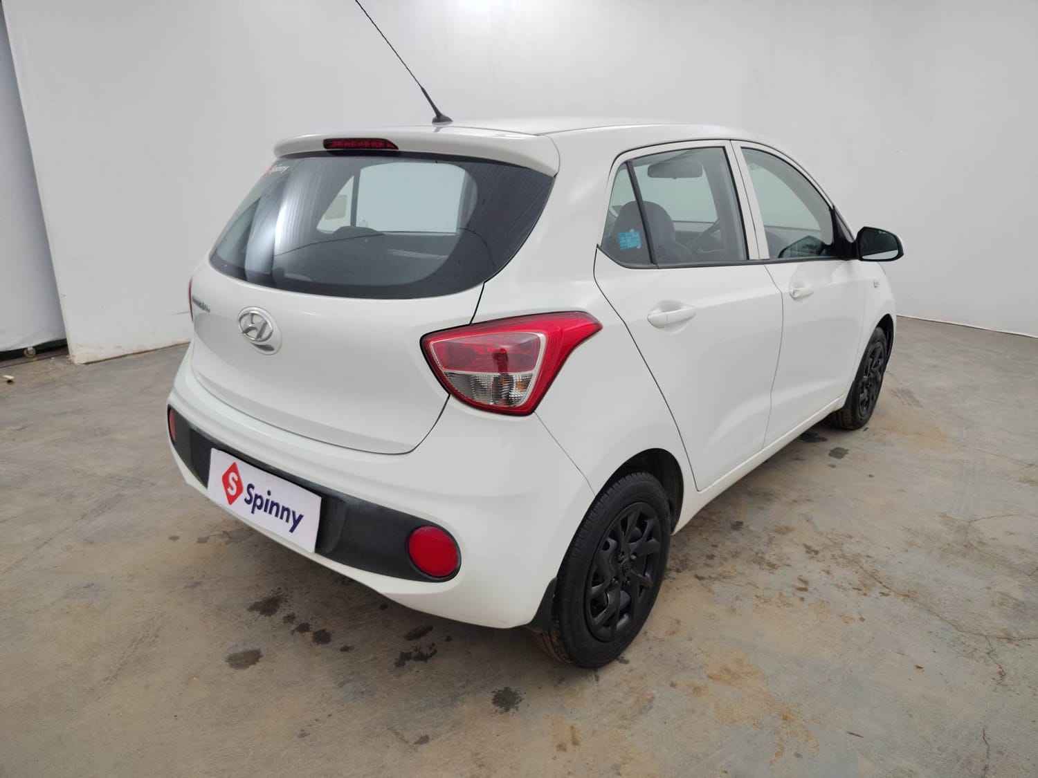 Used 2018 Hyundai Grand i10 Magna 1.2 Kappa VTVT Petrol Manual exterior RIGHT REAR CORNER VIEW