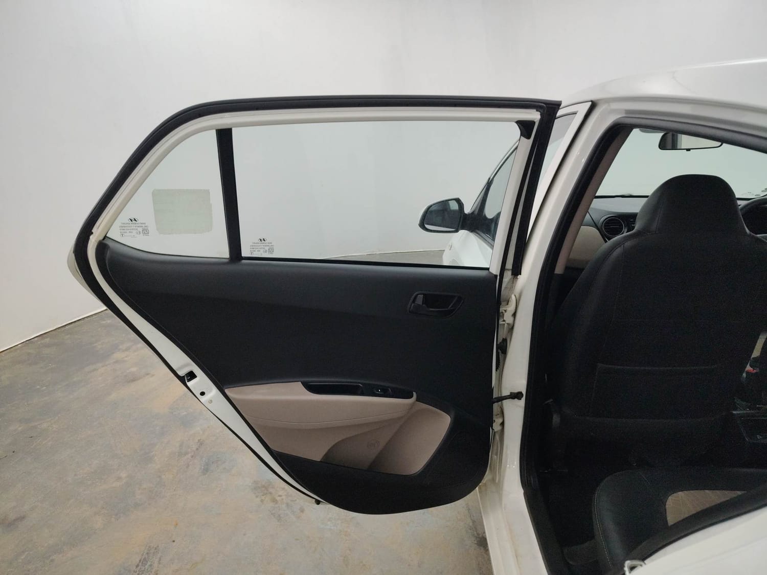 Used 2018 Hyundai Grand i10 Magna 1.2 Kappa VTVT Petrol Manual interior LEFT REAR DOOR OPEN VIEW