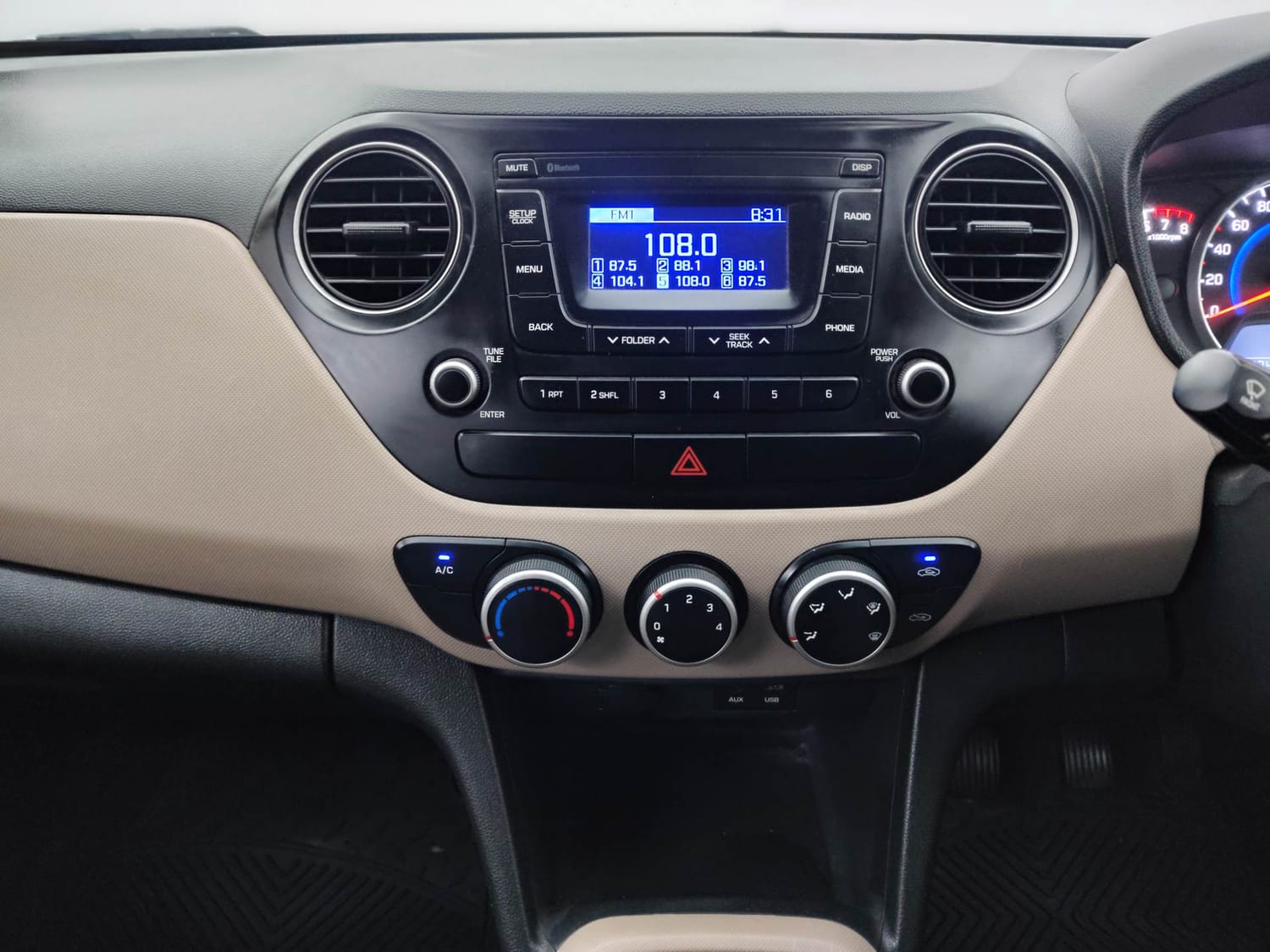 Used 2018 Hyundai Grand i10 Magna 1.2 Kappa VTVT Petrol Manual interior MUSIC SYSTEM & AC CONTROL VIEW