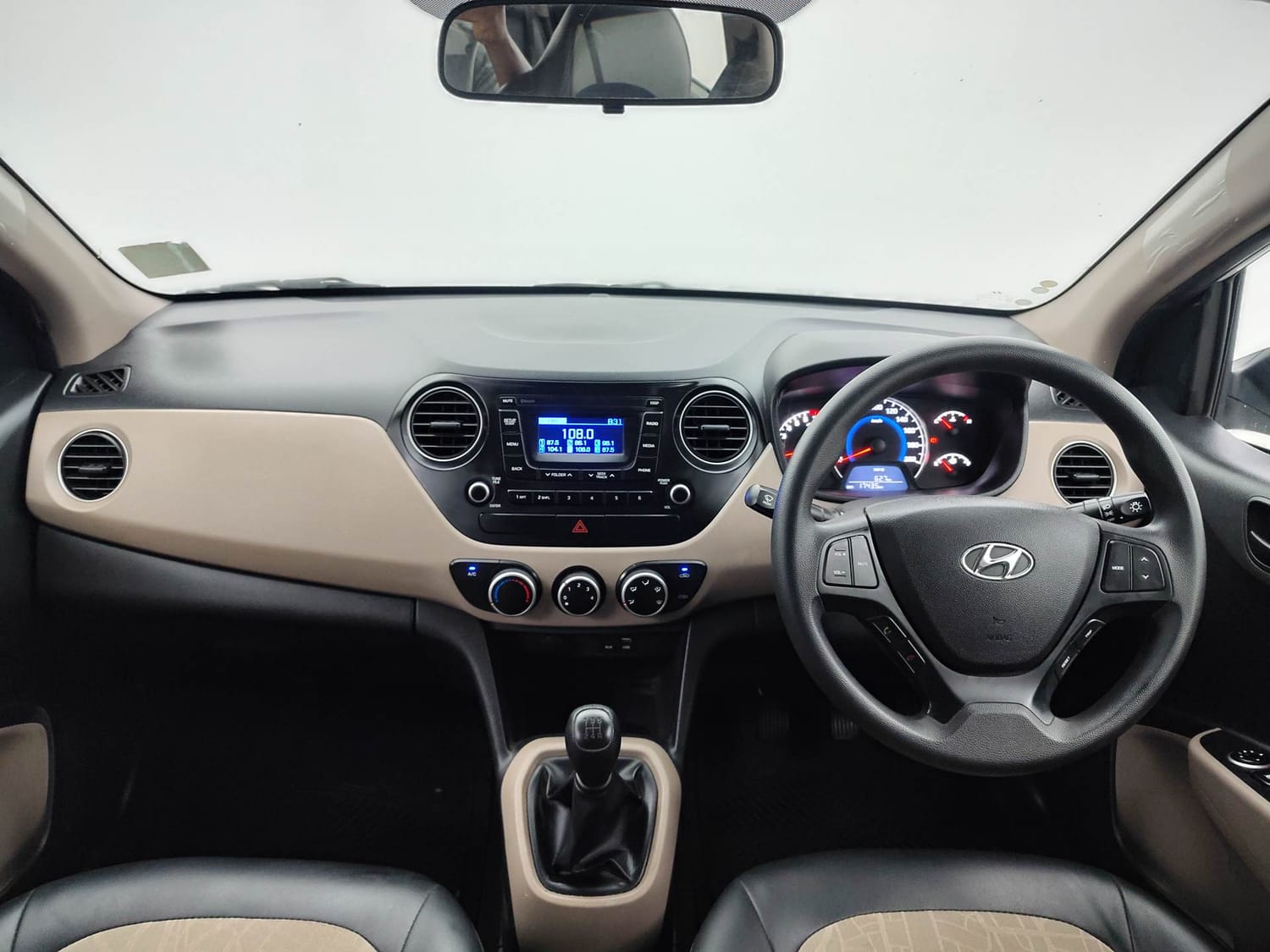 Used 2018 Hyundai Grand i10 Magna 1.2 Kappa VTVT Petrol Manual interior DASHBOARD VIEW