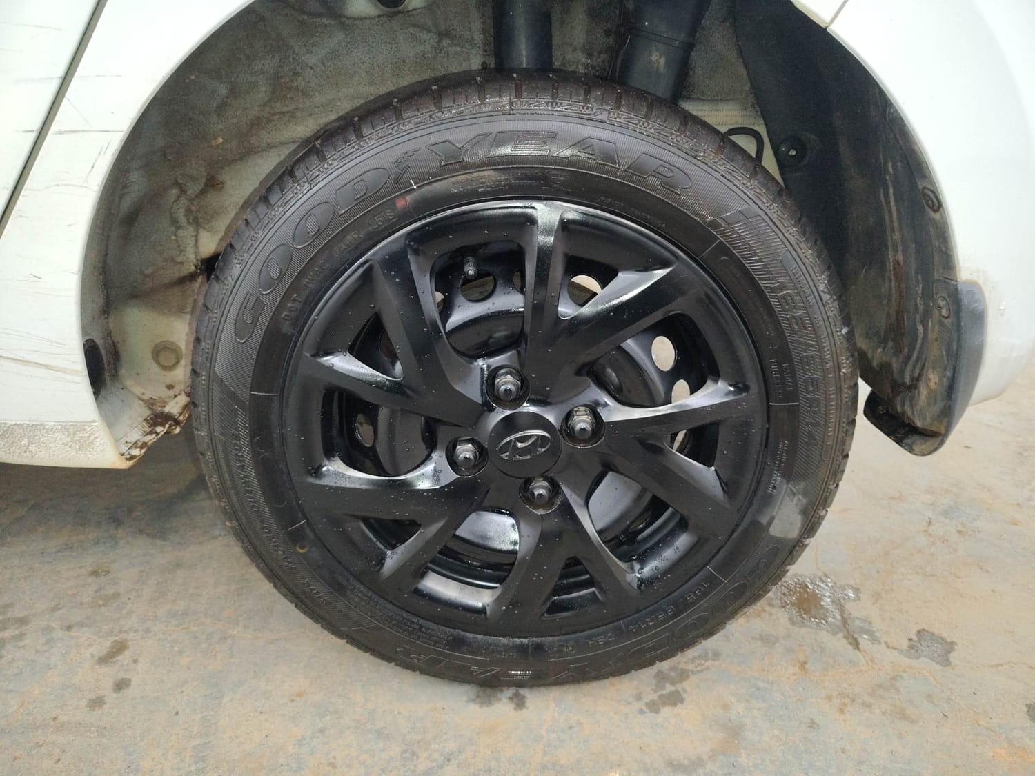 Used 2018 Hyundai Grand i10 Magna 1.2 Kappa VTVT Petrol Manual tyres LEFT REAR TYRE RIM VIEW